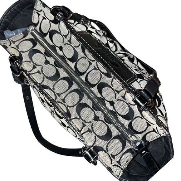 Coach satchel, pleated front design! - Picture 14 of 15